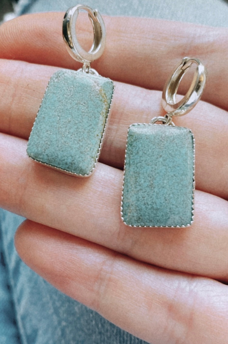 No. 8 Turquoise Hoops